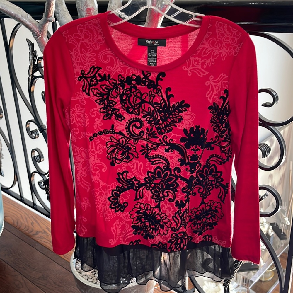 Style & co. Petite top. Size petite small. Red and black color.